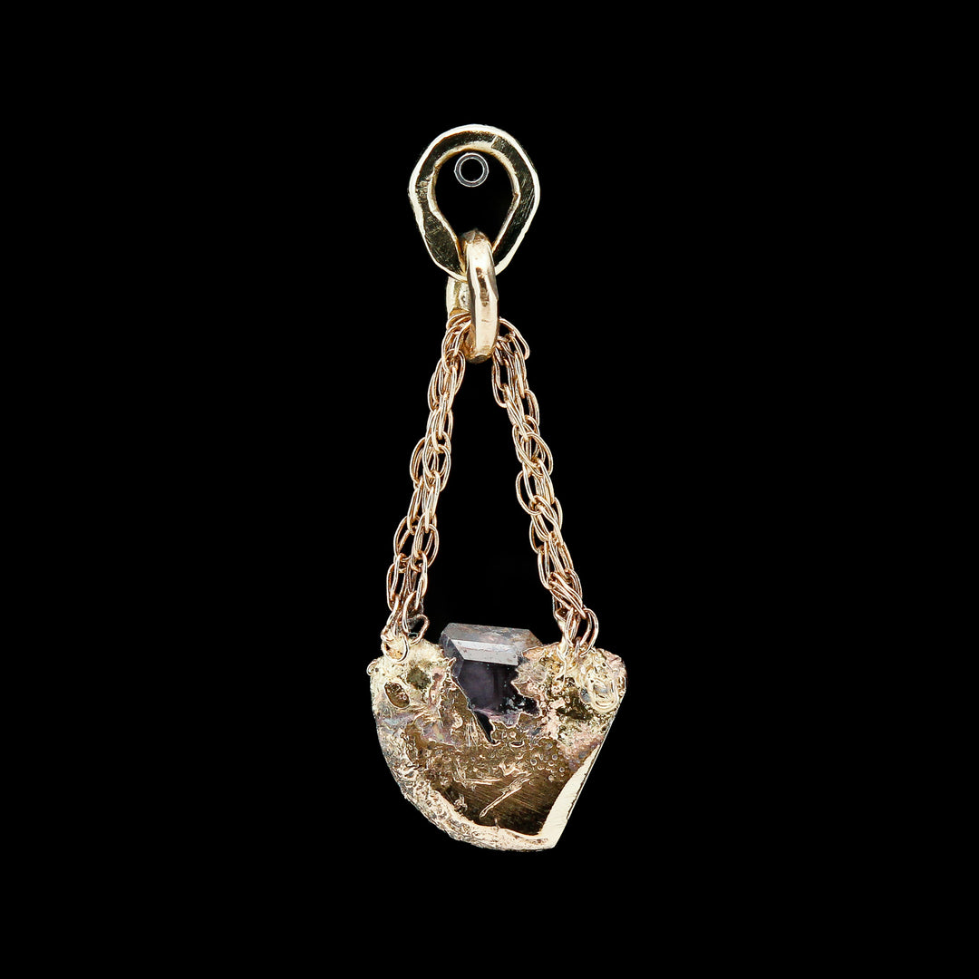 Sapphire in Sculpted Yellow Gold - Chain Charm