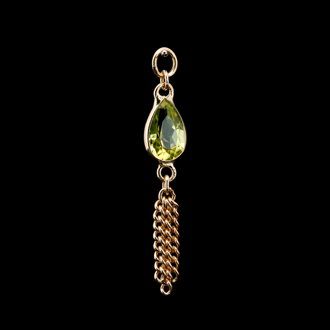 "Ombligo" Peridot in Yellow Gold Chain Charm
