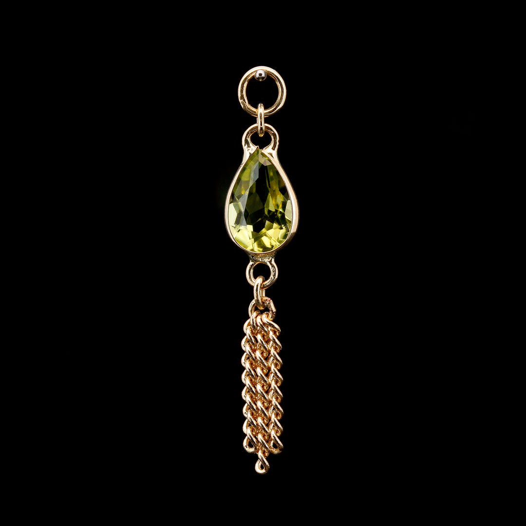"Ombligo" Peridot in Yellow Gold Chain Charm