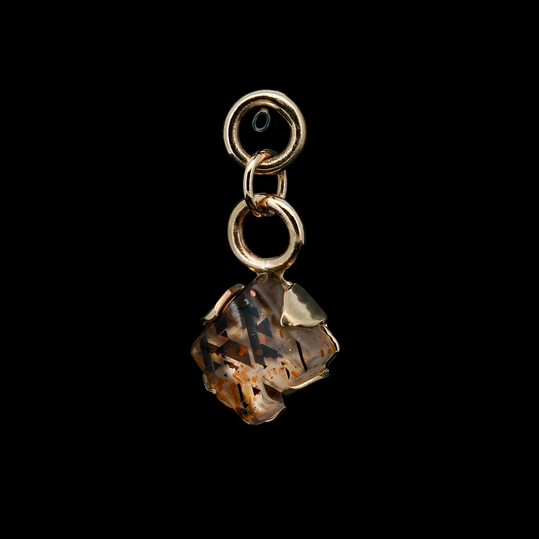 Rainbow Lattice Sunstone in Yellow Gold Charm