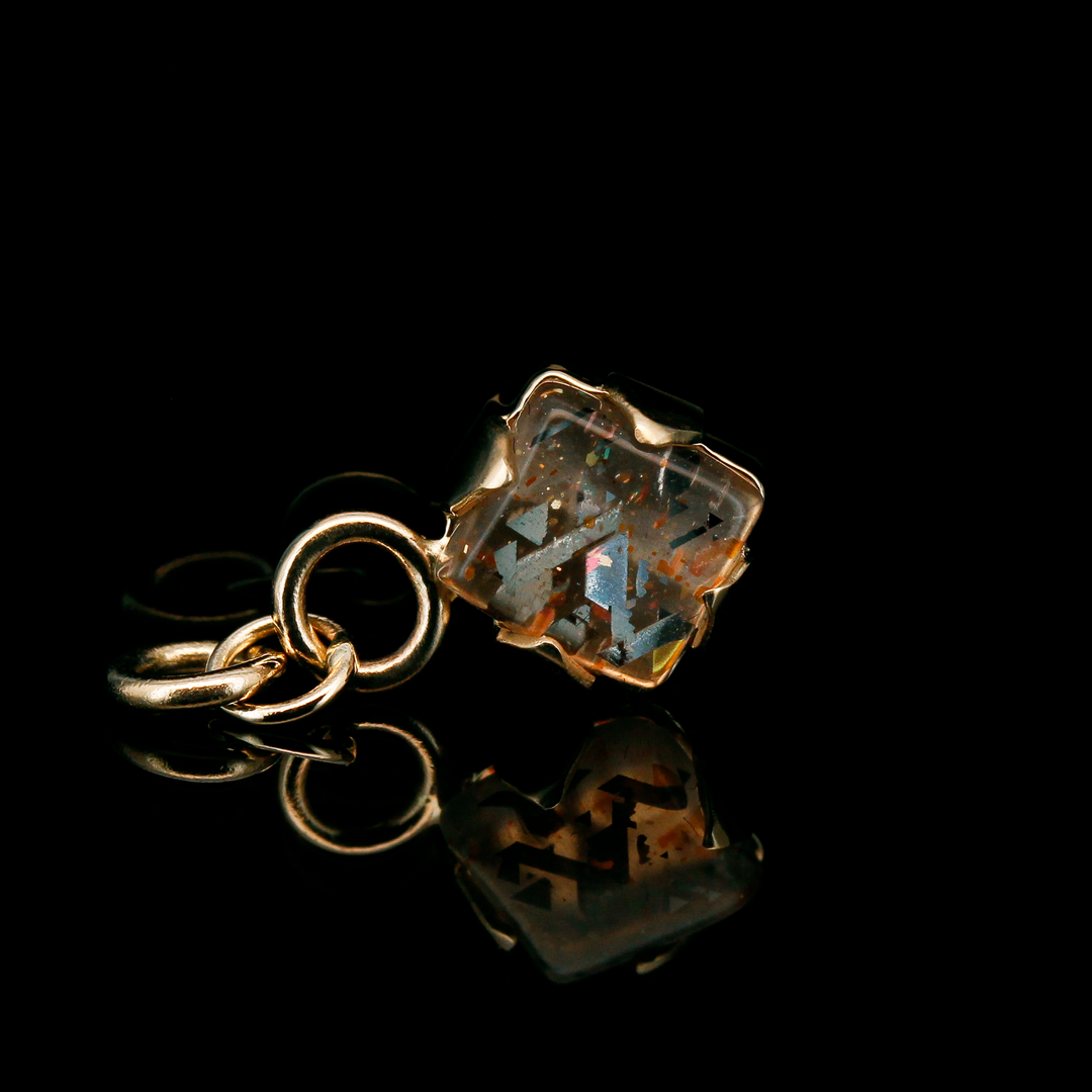 Rainbow Lattice Sunstone in Yellow Gold Charm